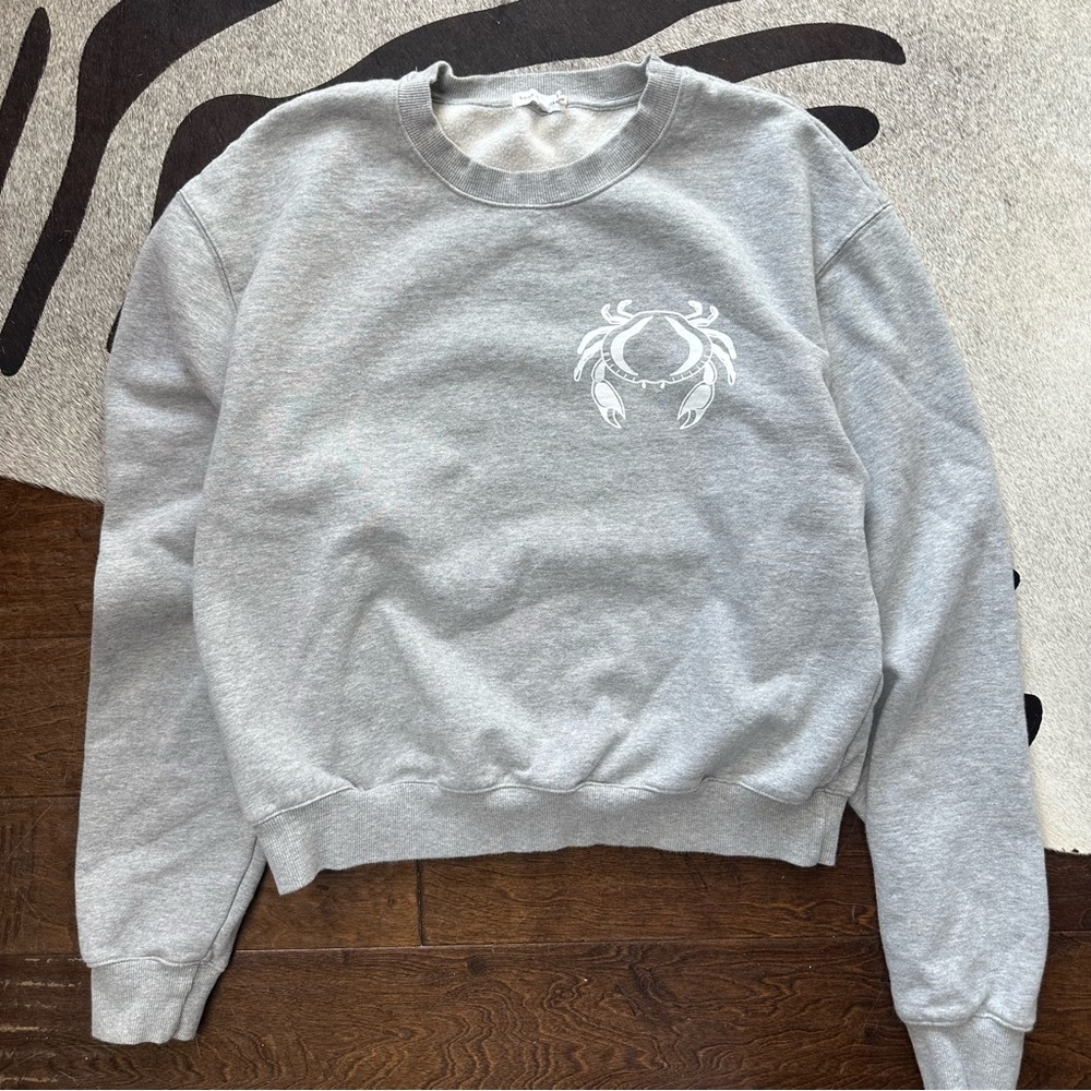 Good American Cancer Crab Zodiac Cropped Sweatshirt - Picture 2 of 8